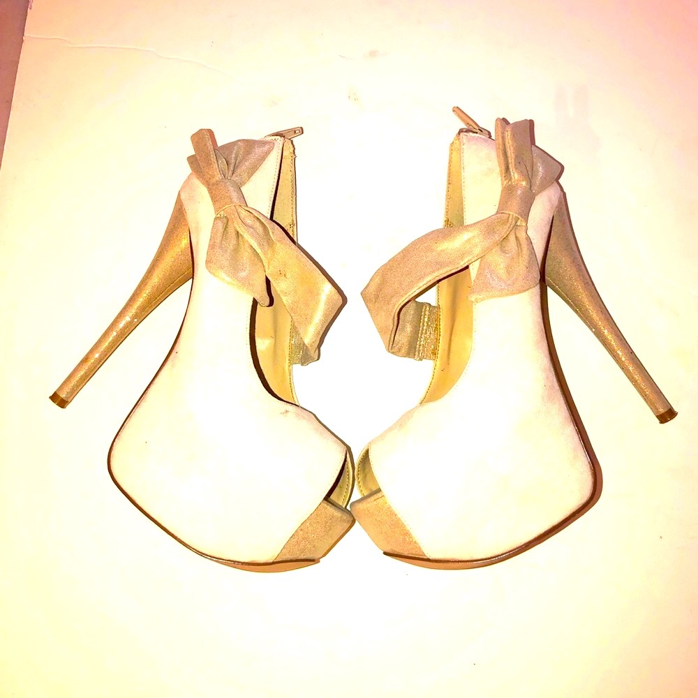 Elegant Cream & Gold Women's Platform PeepToe Pumps NWT